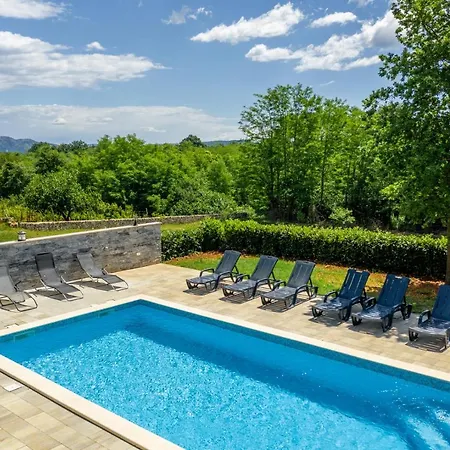 Beautiful Eden With Pool And Jacuzzi Immersed In The Vegetation * ラビン