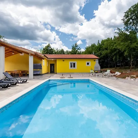 ヴィラ Beautiful Eden With Pool And Jacuzzi Immersed In The Vegetation *