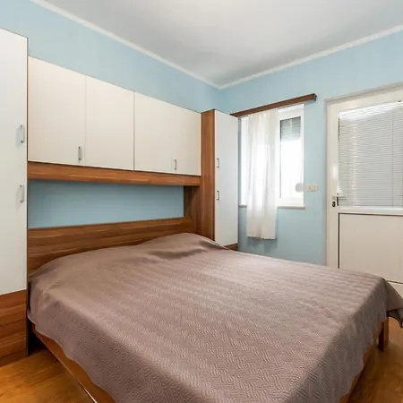 Beautiful Eden With Pool And Jacuzzi Immersed In The Vegetation