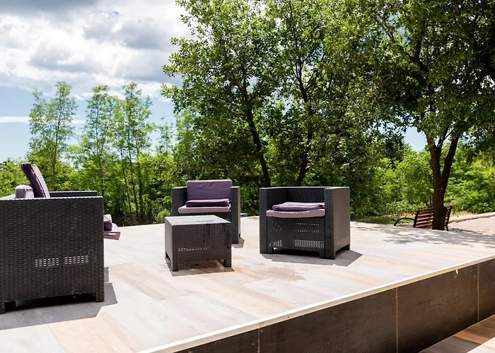 Beautiful Eden With Pool And Jacuzzi Immersed In The Vegetation