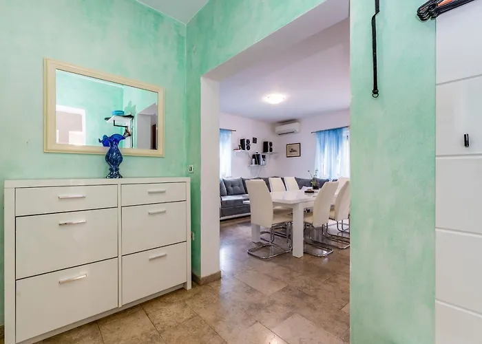 וילה Beautiful Eden With Pool And Jacuzzi Immersed In The Vegetation *