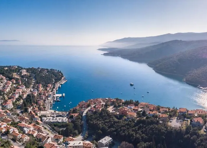 וילה Beautiful Eden With Pool And Jacuzzi Immersed In The Vegetation *